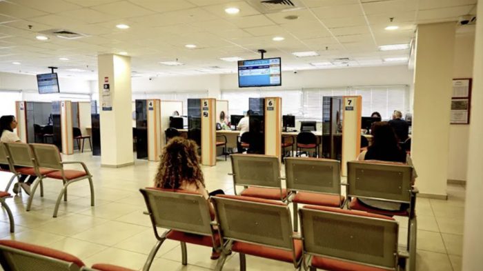 Israel’s Labor Market Tightens as Jobseekers Drop, Women Rebound, and Haredi Employment Surges in October