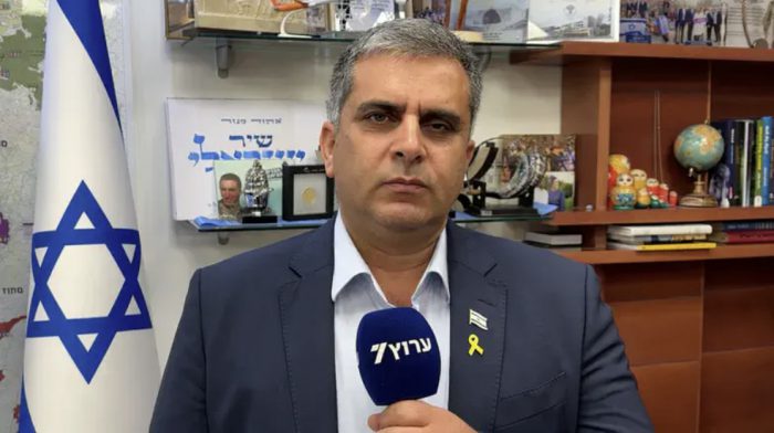 Minister Sofer urges trust-based haredi enlistment while strengthening Israel’s unity amid regional threats