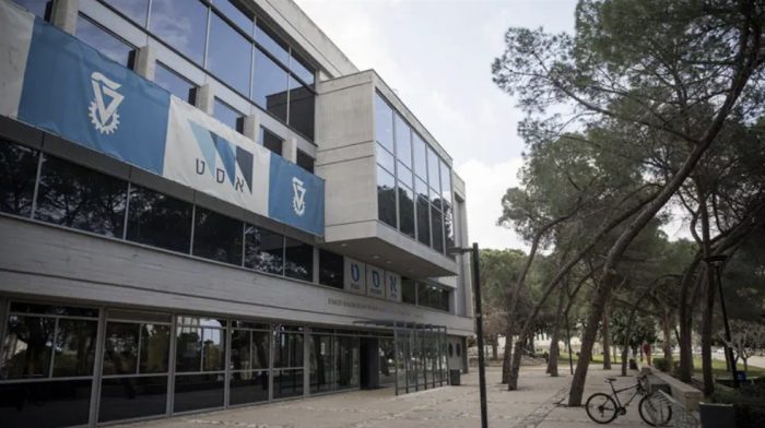 Irish Actress Sparks Outrage After Rejecting Degree Over Anti-Israel Bias Amid Dublin’s Escalating Hostility